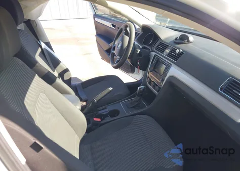 2016 Volkswagen Passat 1.8T S из США, поврежденный, VIN 1VWAS7A38GC067726